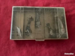 Rapala Boîte Avec Cinq Rappalas Anciens, Pas De Prix De Reserve